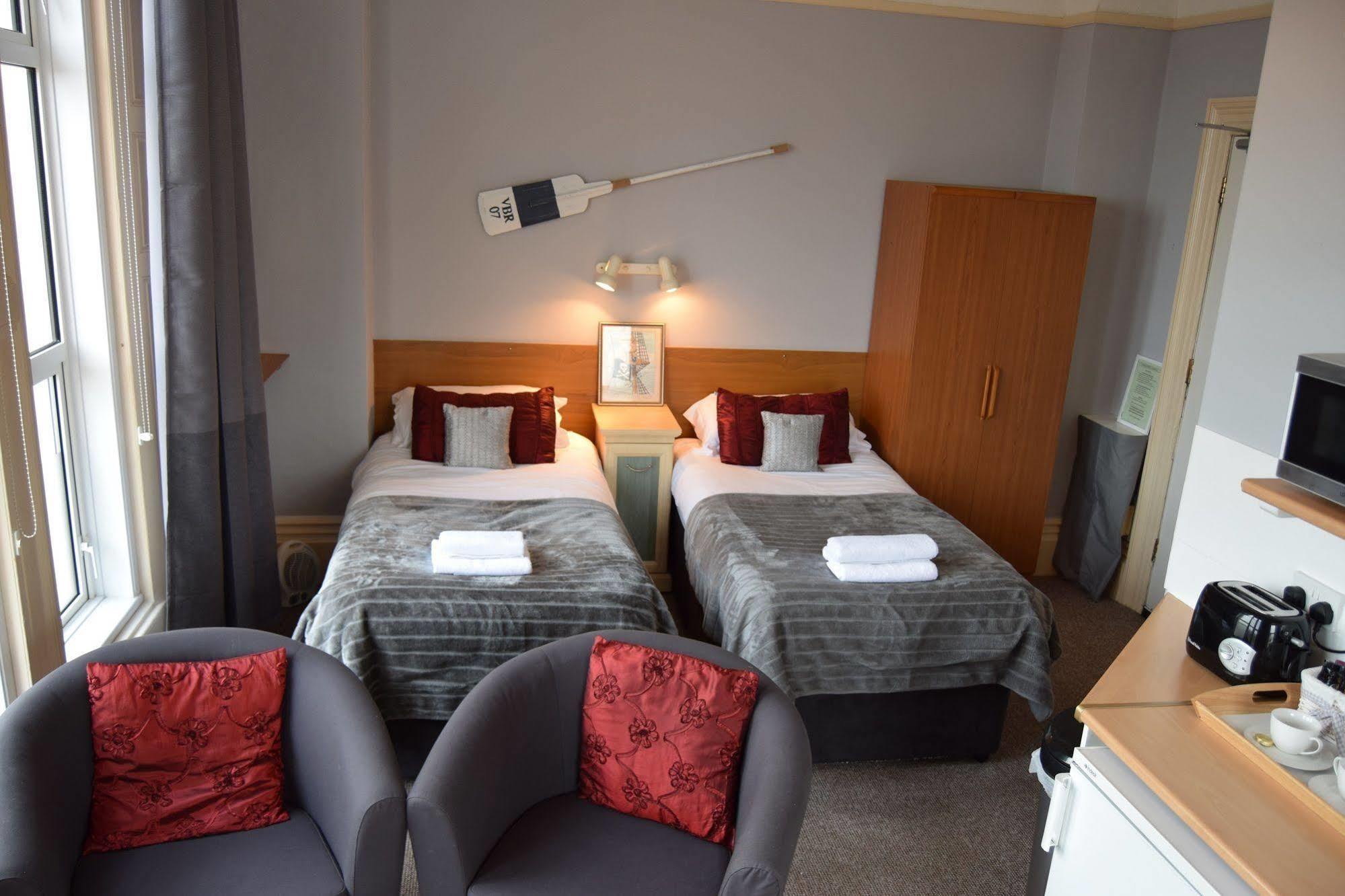 ドーリッシュ The Blenheim Bed & Breakfast エクステリア 写真