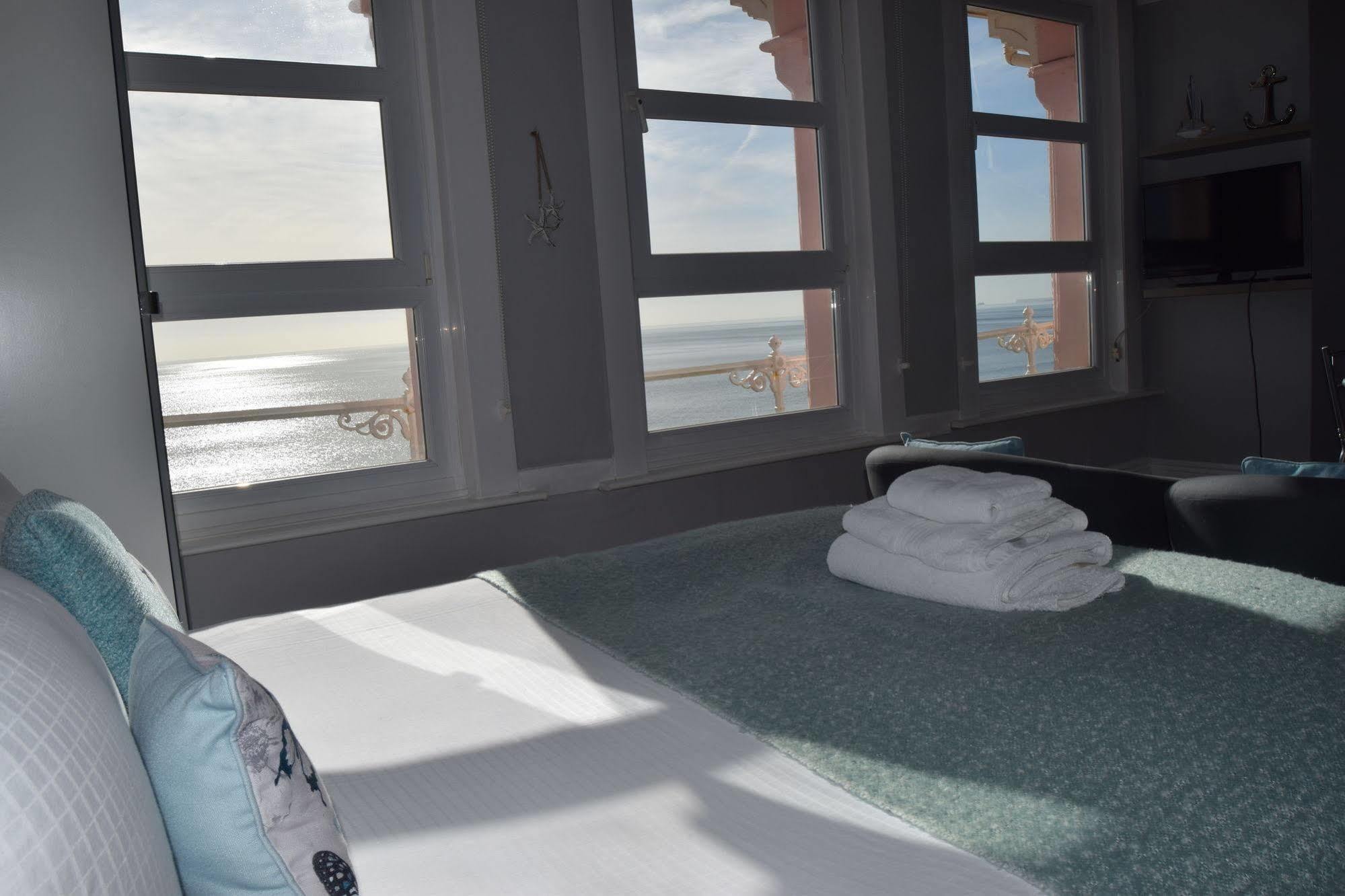 ドーリッシュ The Blenheim Bed & Breakfast エクステリア 写真