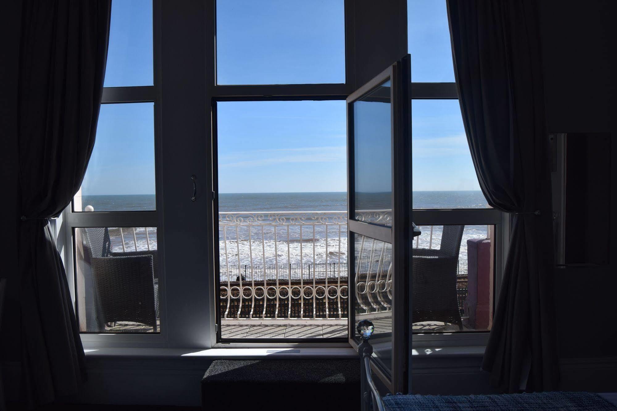 ドーリッシュ The Blenheim Bed & Breakfast エクステリア 写真