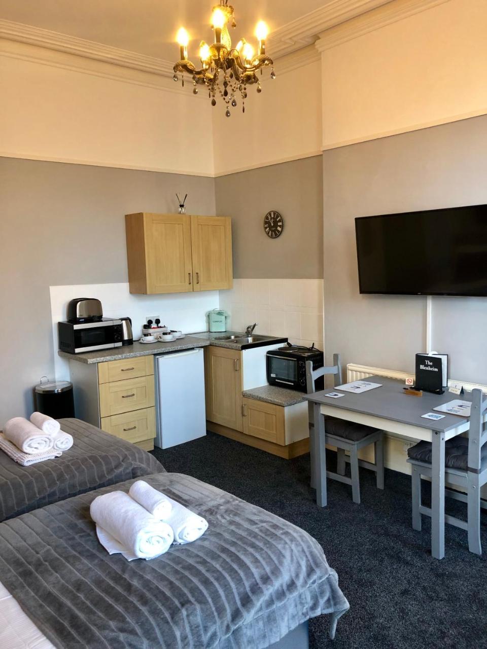 ドーリッシュ The Blenheim Bed & Breakfast エクステリア 写真